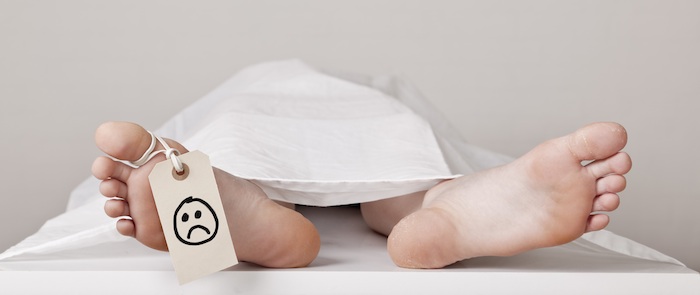 morto in obitorio